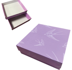 Коробка 260*260*85мм(ластівки)бузкова - фото